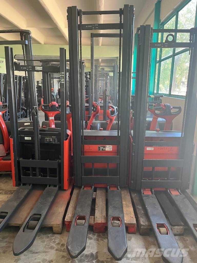 Linde L12 /379/ V-2097 OB Apiladores eléctricos autopropulsados