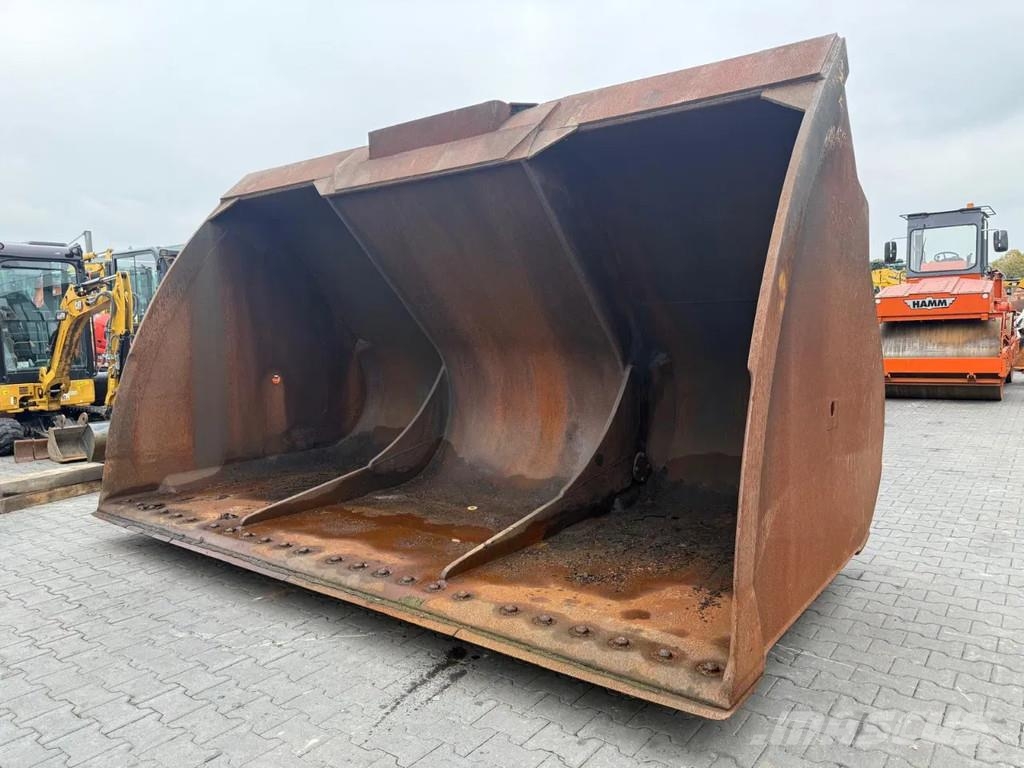 CAT 980M Buckets