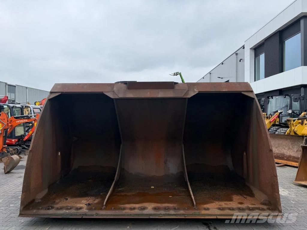 CAT 980M Buckets