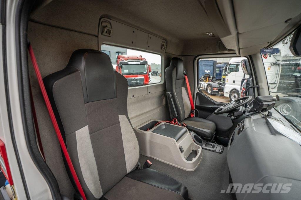 Renault D19 WIDE 320 DXI + DHOLLANDIA 2T. Camiones desmontables