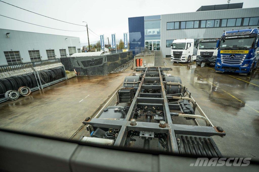 Renault D19 WIDE 320 DXI + DHOLLANDIA 2T. Camiones desmontables