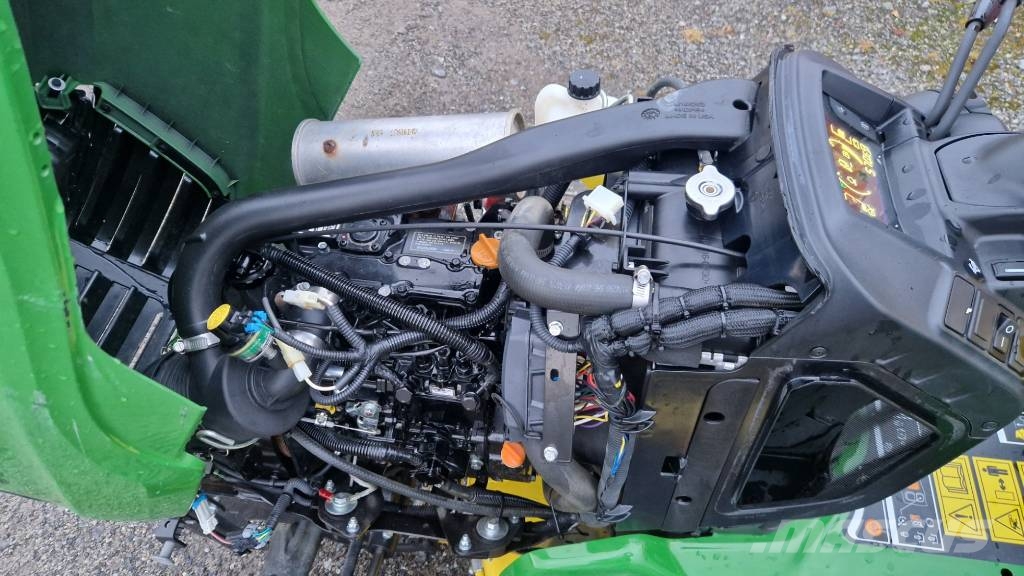 John Deere X 758 Самохідні газонокосарки