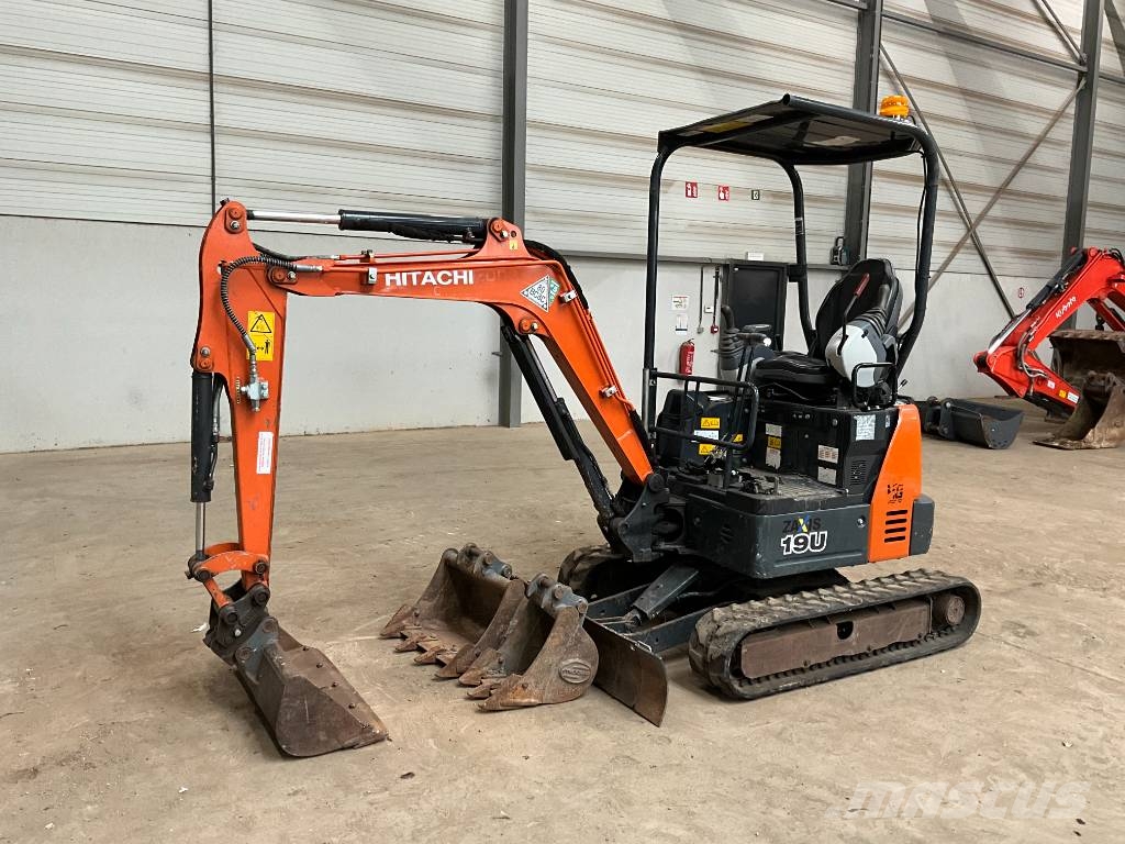 Hitachi ZX 19 U-6 حفارات صغيرة أقل من 7 طن (حفارات صغيرة)