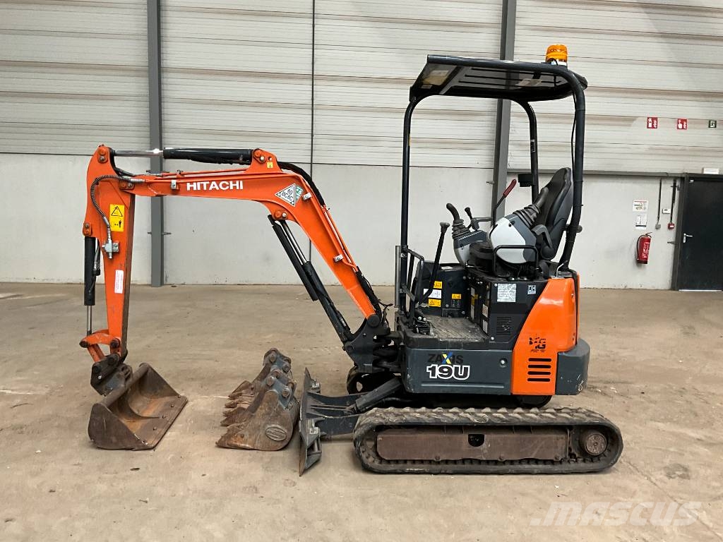 Hitachi ZX 19 U-6 حفارات صغيرة أقل من 7 طن (حفارات صغيرة)