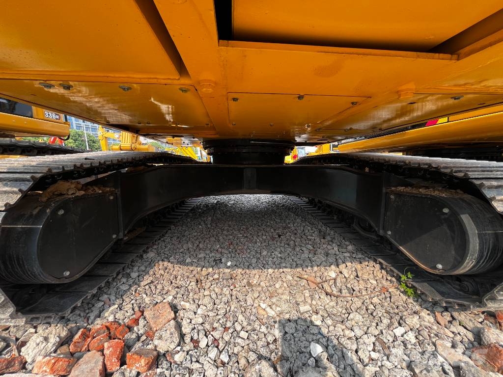 Komatsu PC 240 LC-8 Bagri goseničarji