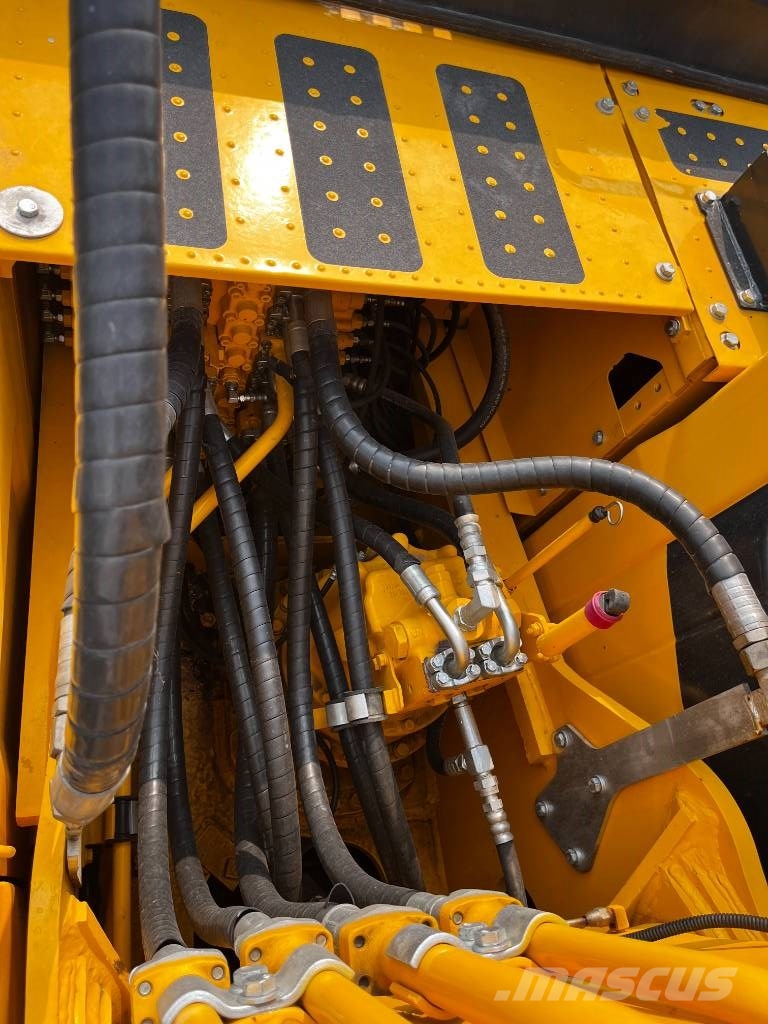 Komatsu PC 240 LC-8 Bagri goseničarji