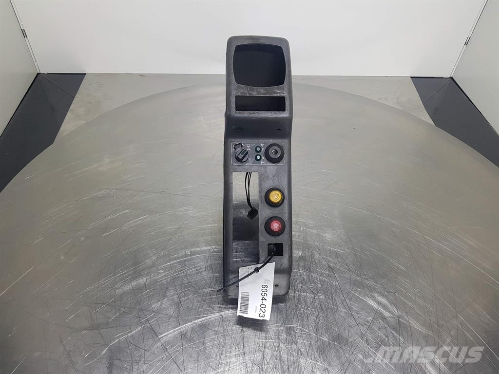 Komatsu PW 75/95 (FAI) - Dashboard/Console/Konsole Cabins and interior