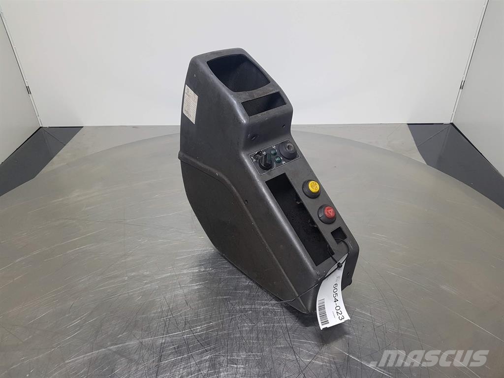 Komatsu PW 75/95 (FAI) - Dashboard/Console/Konsole Cabins and interior