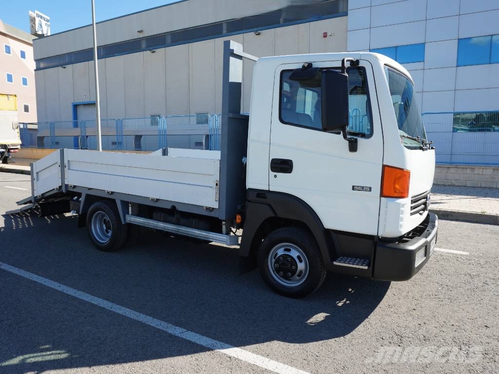 Nissan ATLEON 56.15 PORTAMAQUINARIA **41.000 KMS** Camiones portamaquinaria