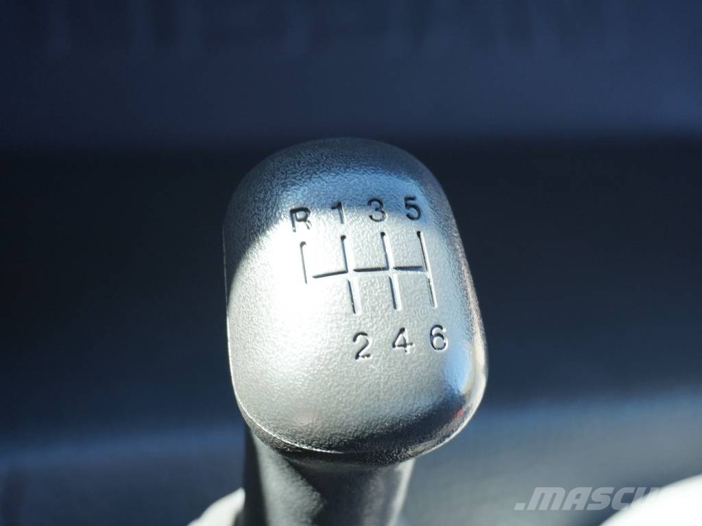 Nissan ATLEON 56.15 PORTAMAQUINARIA **41.000 KMS** Camiones portamaquinaria
