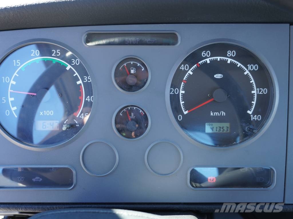 Nissan ATLEON 56.15 PORTAMAQUINARIA **41.000 KMS** Camiones portamaquinaria
