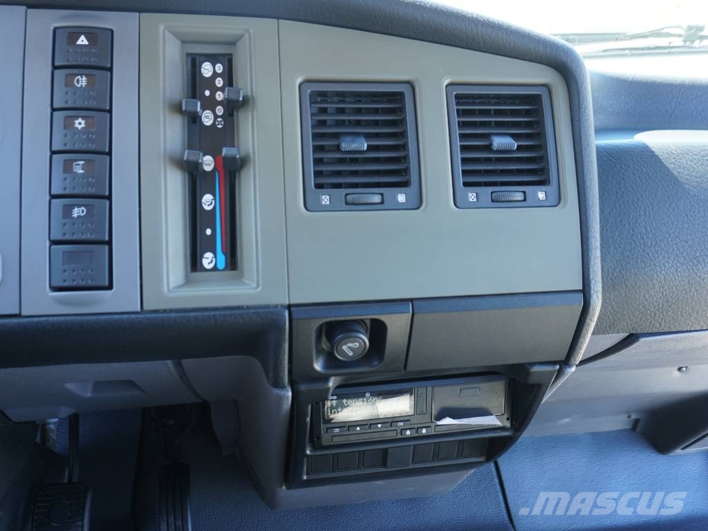 Nissan ATLEON 56.15 PORTAMAQUINARIA **41.000 KMS** Camiones portamaquinaria