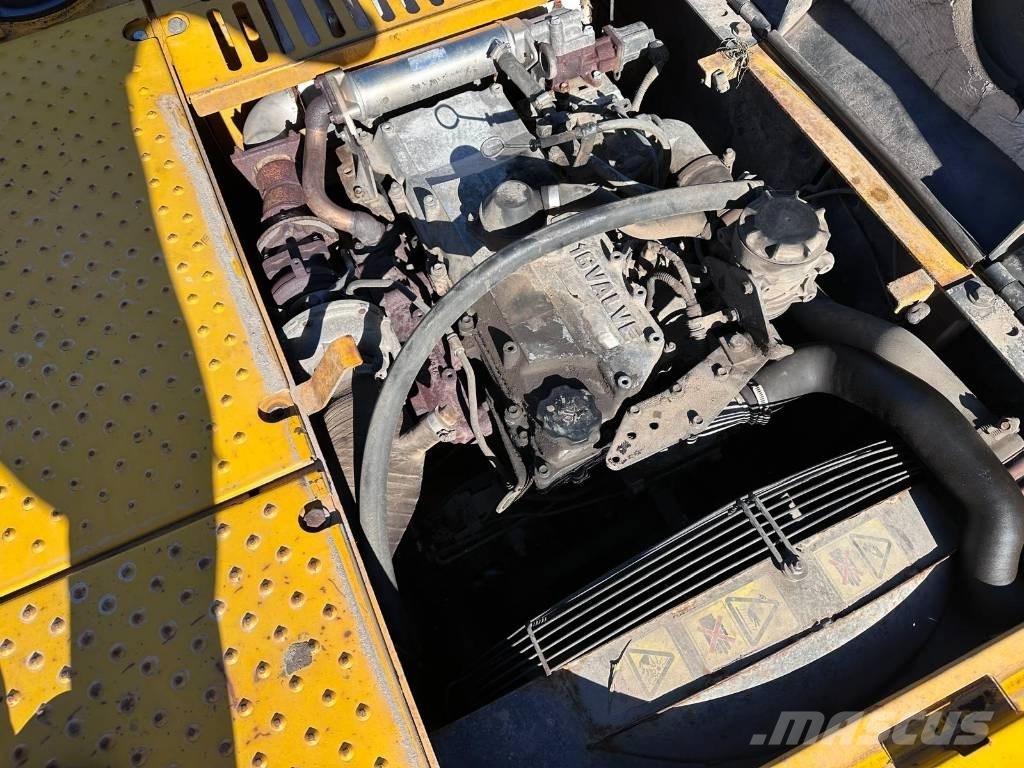 JCB JS 220 LC ISUZU Turbo 175 Hp Rototilt Klima Vikšriniai ekskavatoriai