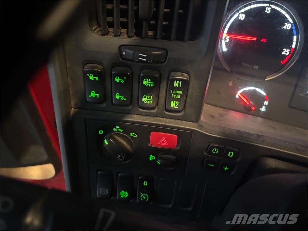 Scania R 410 Plošinové nákladné automobily/nákladné automobily so sklápacími bočnicami