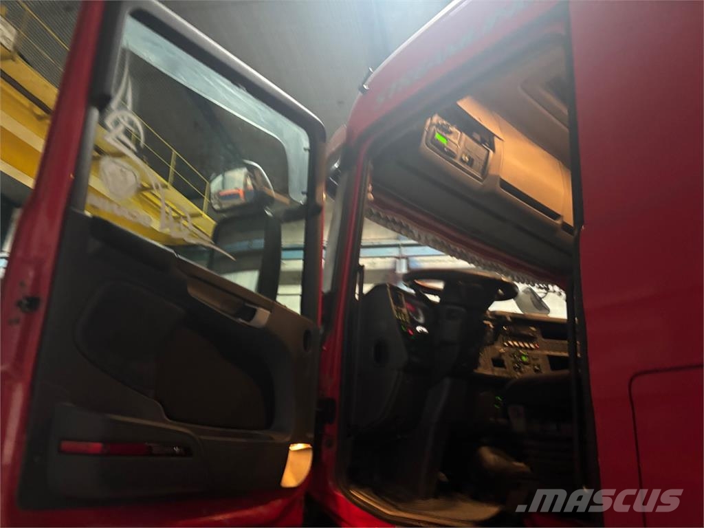 Scania R 410 Plošinové nákladné automobily/nákladné automobily so sklápacími bočnicami