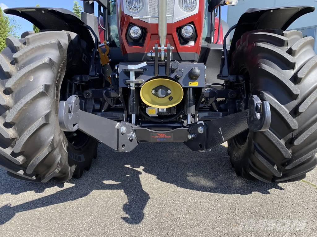 McCormick X 6.415 P6-Drive 트랙터