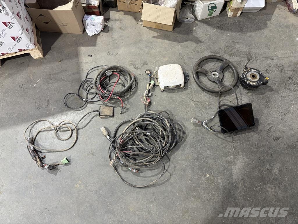 Trimble Nav900 + XCN 1050 + volant électrique النظام العالمي لتحديد المواقع GPS