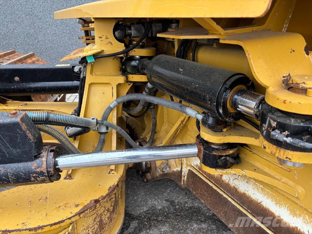 CAT D 6 N LGP (Foldable Blade / Ripper) Rupsdozers