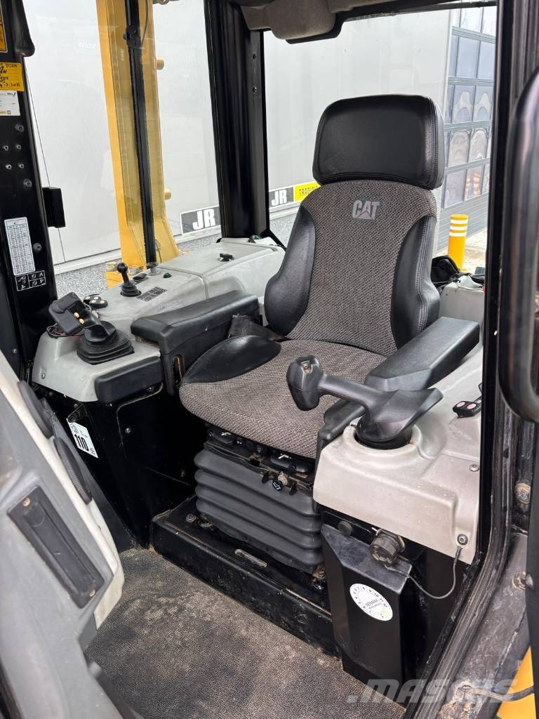 CAT D 6 N LGP (Foldable Blade / Ripper) Rupsdozers