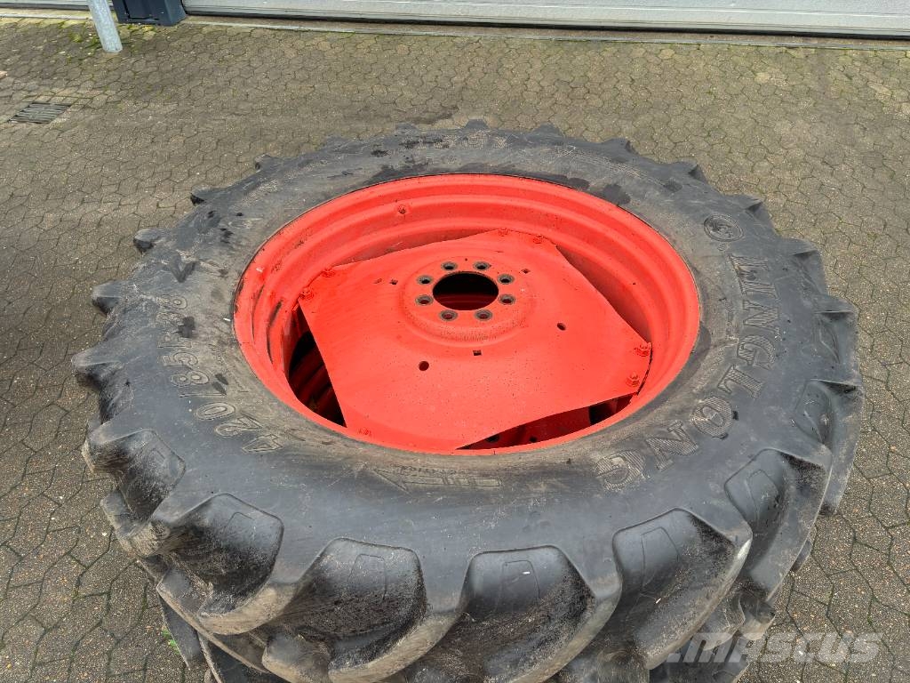 Lingong Sprøjtehjul 420/85R38 og 13.6-28 Banden, wielen en velgen
