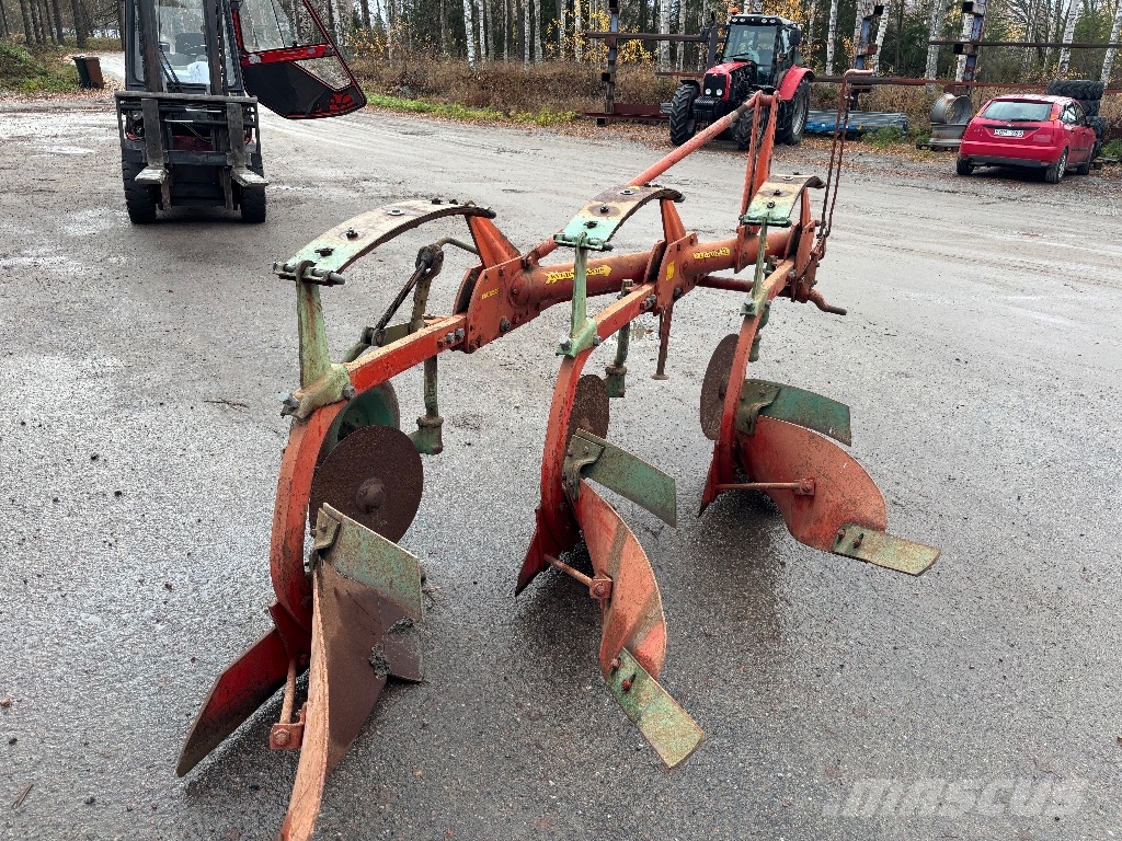 Kverneland Stenomat 3 skär Arados convencionales
