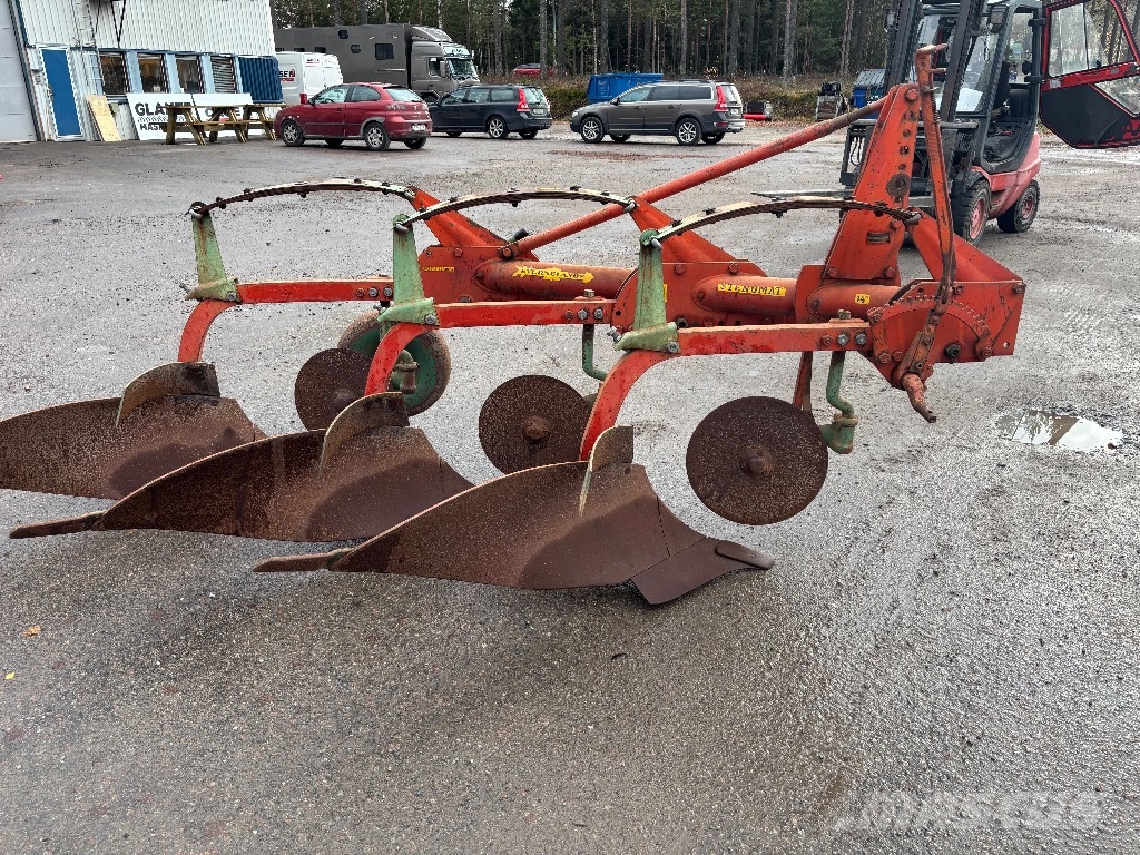 Kverneland Stenomat 3 skär Arados convencionales