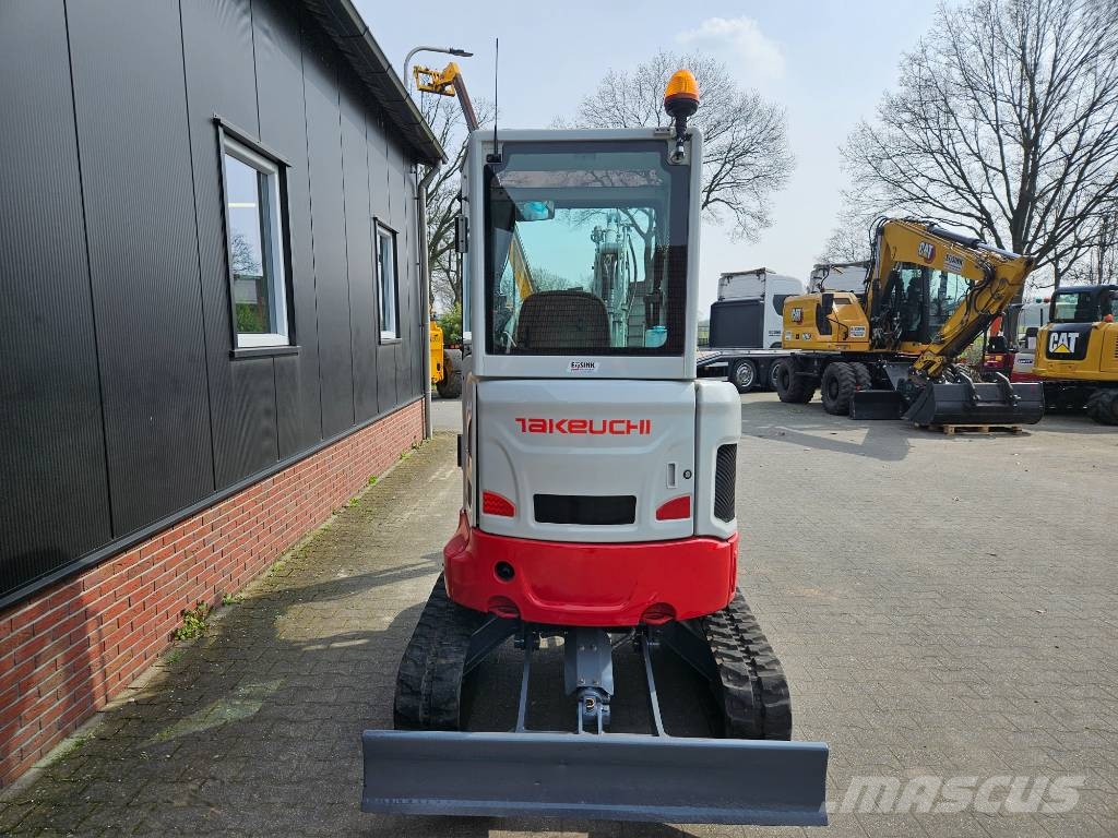 Takeuchi TB 325 R حفارات صغيرة أقل من 7 طن (حفارات صغيرة)