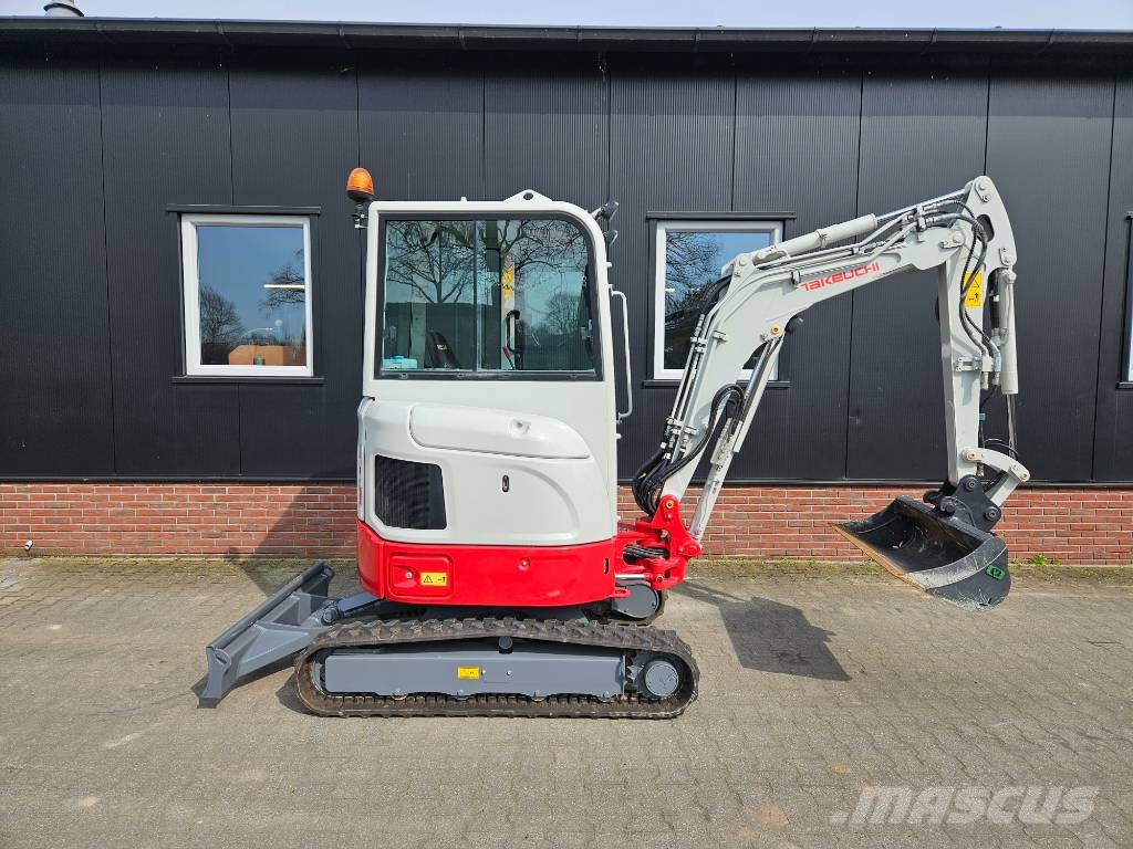 Takeuchi TB 325 R حفارات صغيرة أقل من 7 طن (حفارات صغيرة)