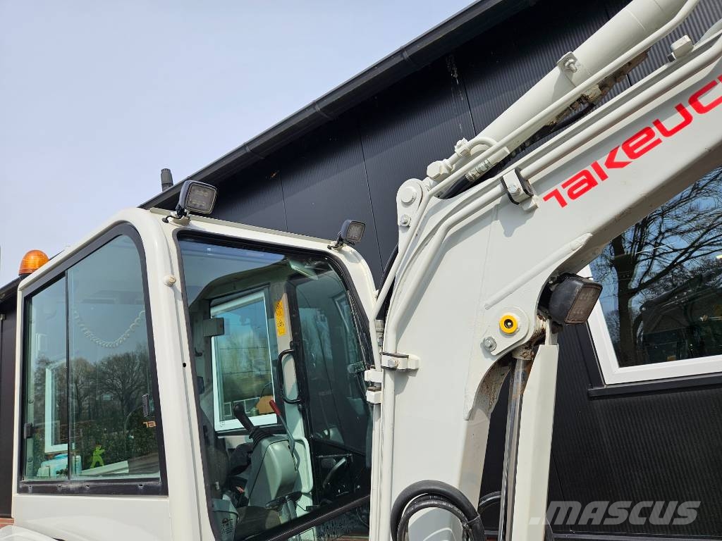 Takeuchi TB 325 R حفارات صغيرة أقل من 7 طن (حفارات صغيرة)