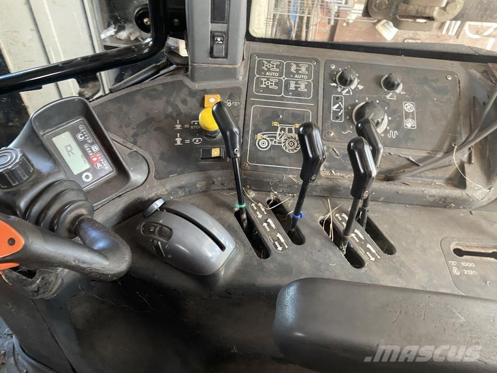 New Holland TM115 Traktorji