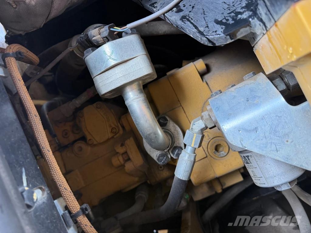 CAT M315F Wielgraafmachines
