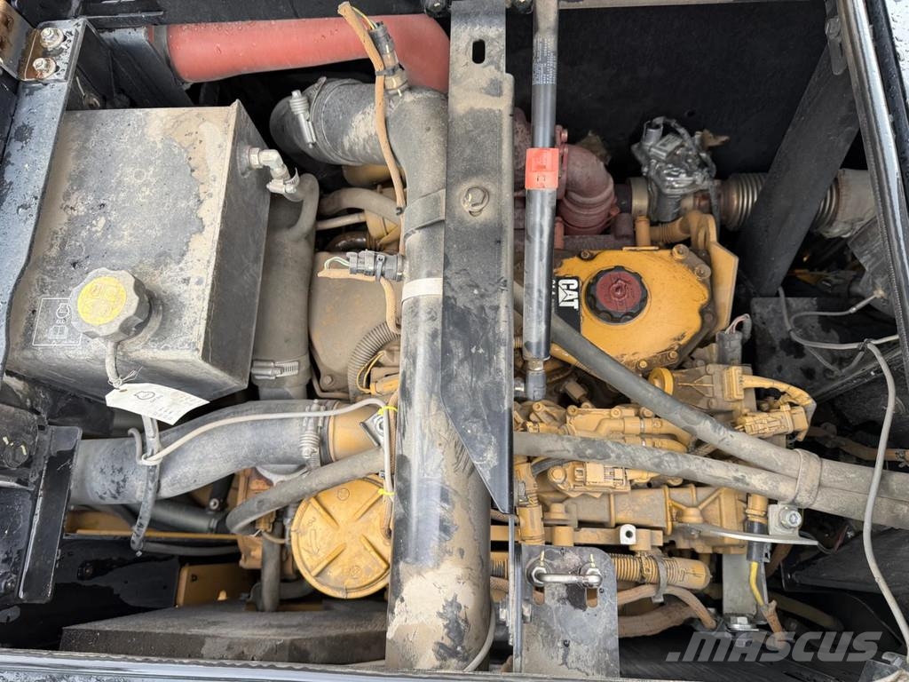 CAT M315F Wielgraafmachines