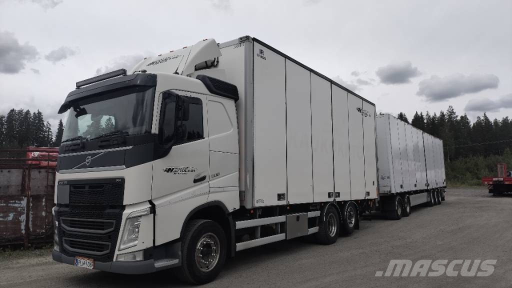 Volvo FH13 6x2 sivuauk+pl-nostin +5 aks kärry Camiones con caja de remolque