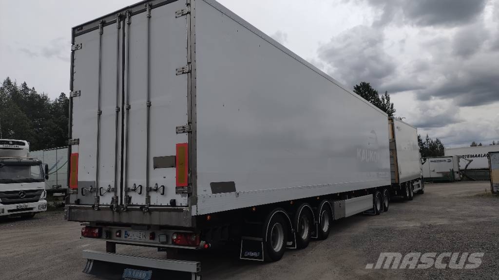Volvo FH13 6x2 sivuauk+pl-nostin +5 aks kärry Camiones con caja de remolque