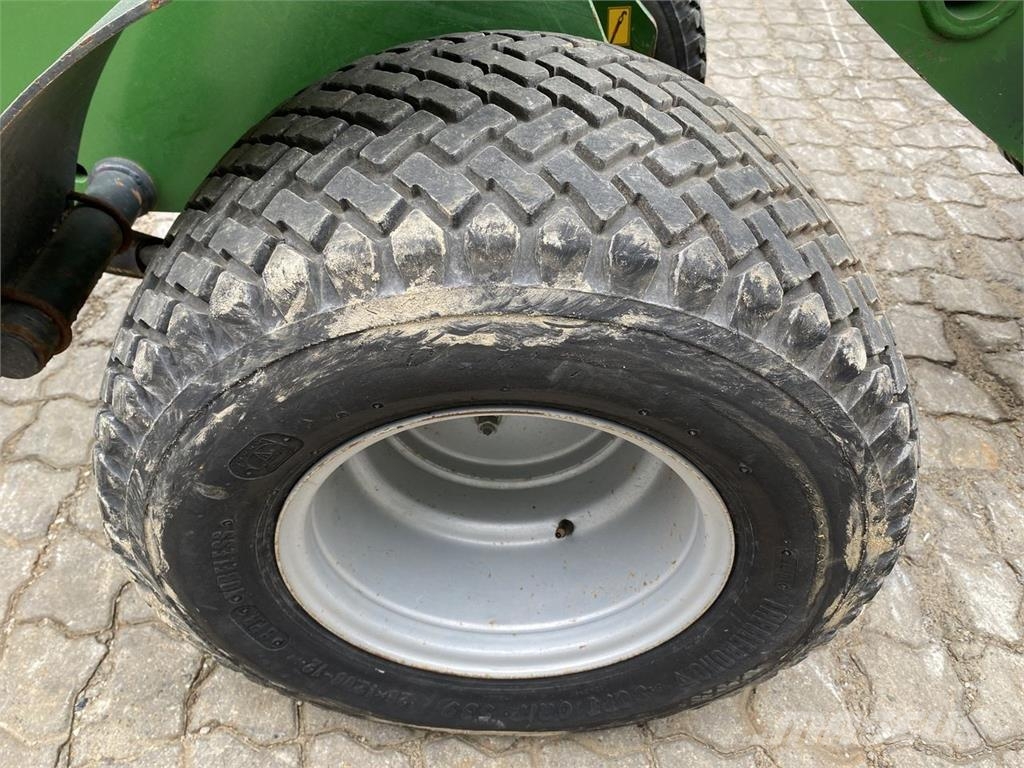 Uni-Loader 2675 لوادر متعددة الأغراض