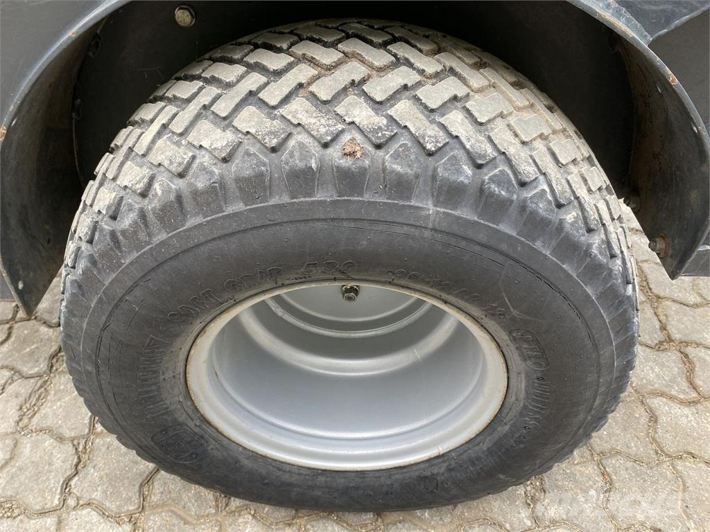 Uni-Loader 2675 لوادر متعددة الأغراض