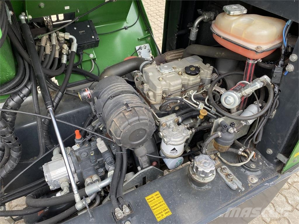 Uni-Loader 2675 لوادر متعددة الأغراض