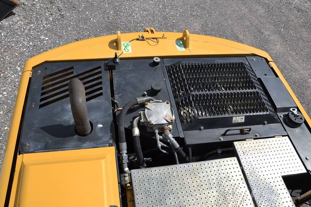 CAT 318 D Wielgraafmachines