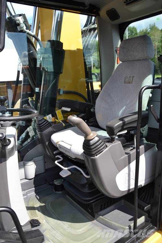 CAT 318 D Wielgraafmachines