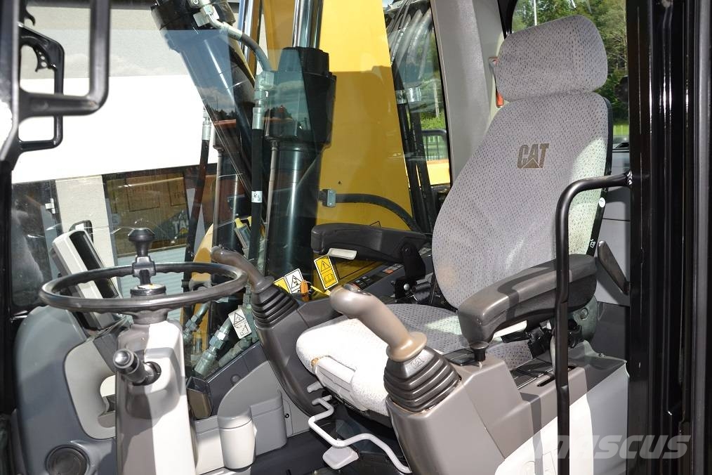 CAT 318 D Wielgraafmachines