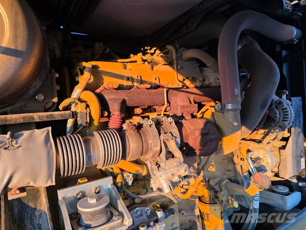 CAT M318F, 2019 ROK, 6200 MTH, OIL QUICK Ratasekskavaatorid