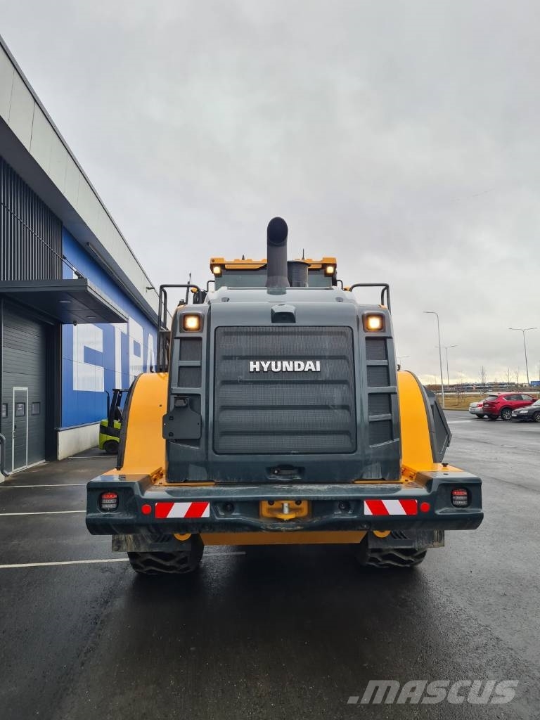 Hyundai HL970A لوادر بعجل