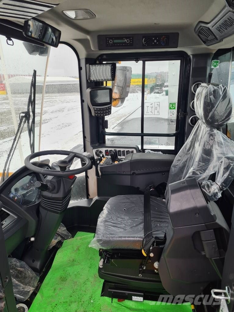 Hyundai HL970A لوادر بعجل
