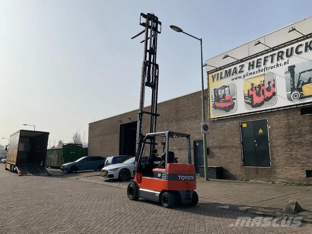 Toyota 7FBMF30 3000KG 5.50METER HEFTRUCK شاحنات ذات رافعات شوكية تعمل بالكهرباء