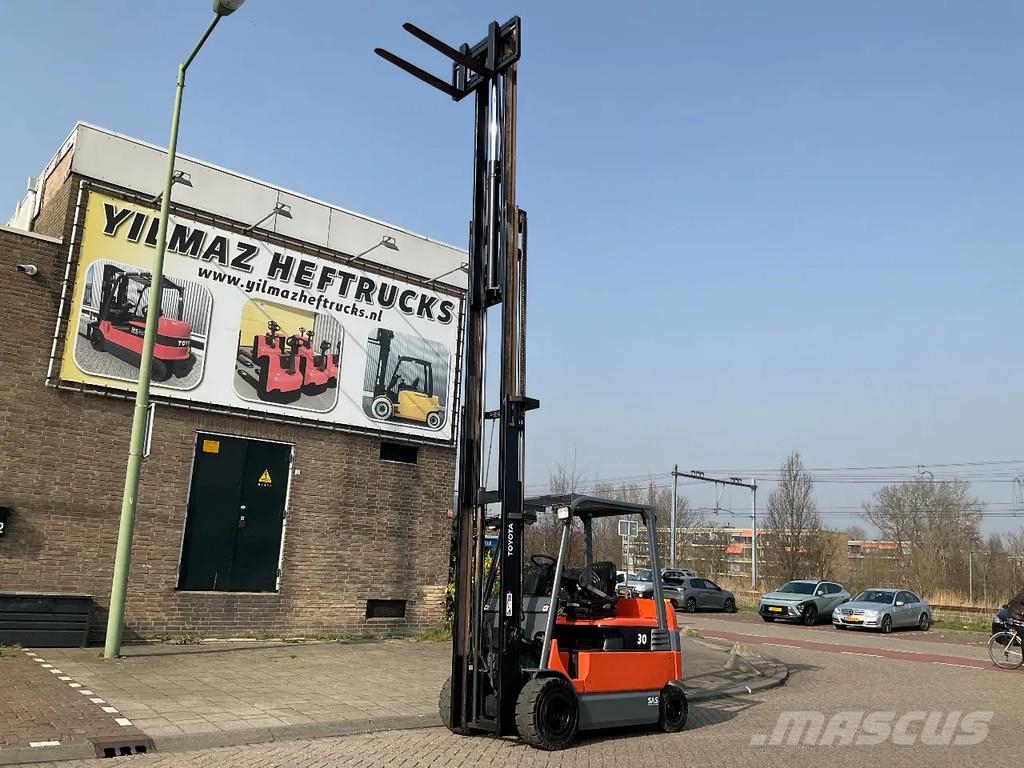 Toyota 7FBMF30 3000KG 5.50METER HEFTRUCK شاحنات ذات رافعات شوكية تعمل بالكهرباء