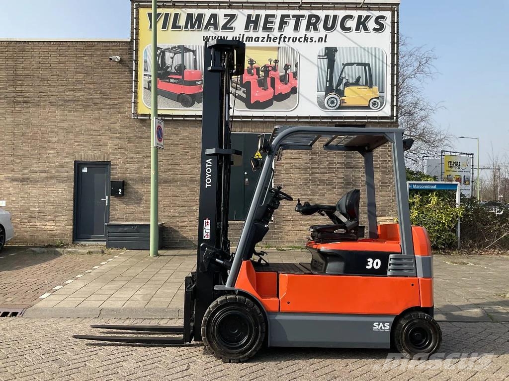 Toyota 7FBMF30 3000KG 5.50METER HEFTRUCK شاحنات ذات رافعات شوكية تعمل بالكهرباء