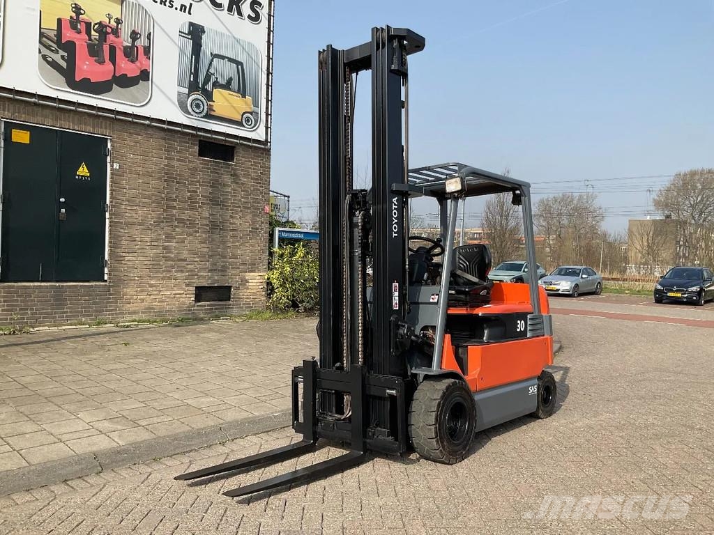 Toyota 7FBMF30 3000KG 5.50METER HEFTRUCK شاحنات ذات رافعات شوكية تعمل بالكهرباء