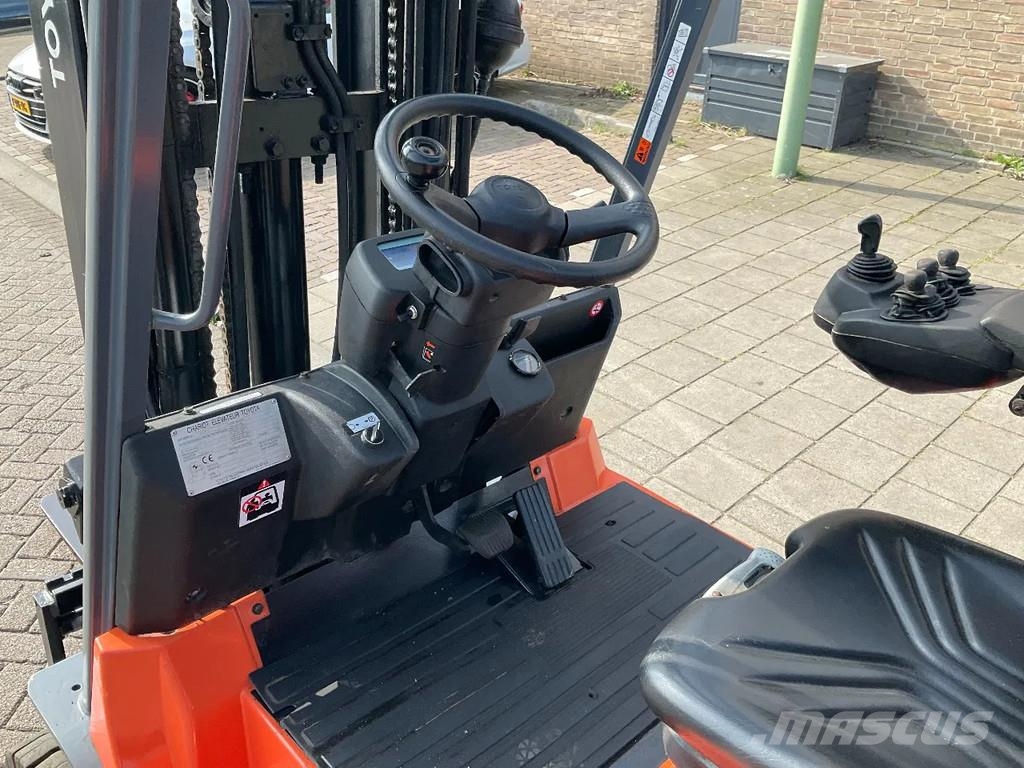 Toyota 7FBMF30 3000KG 5.50METER HEFTRUCK شاحنات ذات رافعات شوكية تعمل بالكهرباء