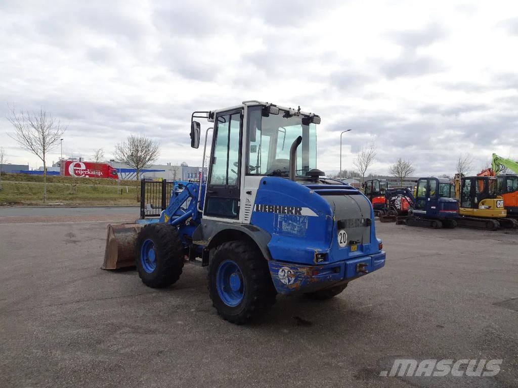 Liebherr L506S Pyöräkuormaajat