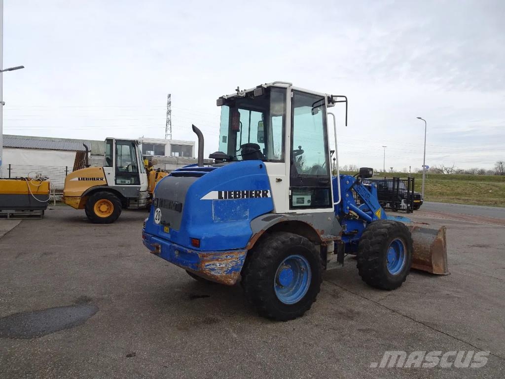Liebherr L506S Pyöräkuormaajat